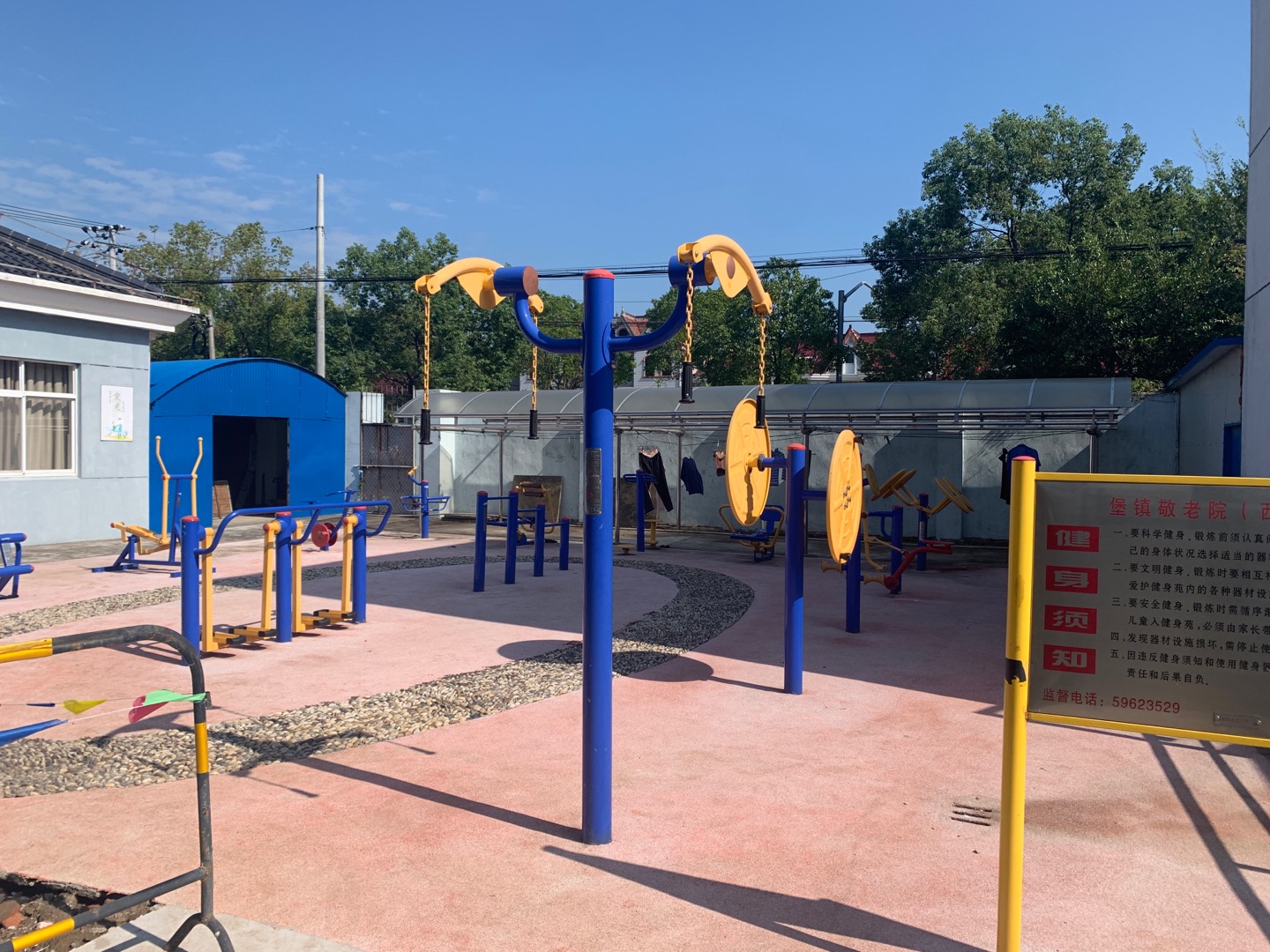 堡鎮(zhèn)敬老院（西）健身點(diǎn)