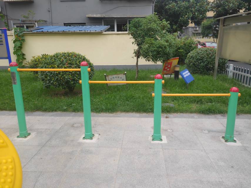 多聯(lián)壓腿架