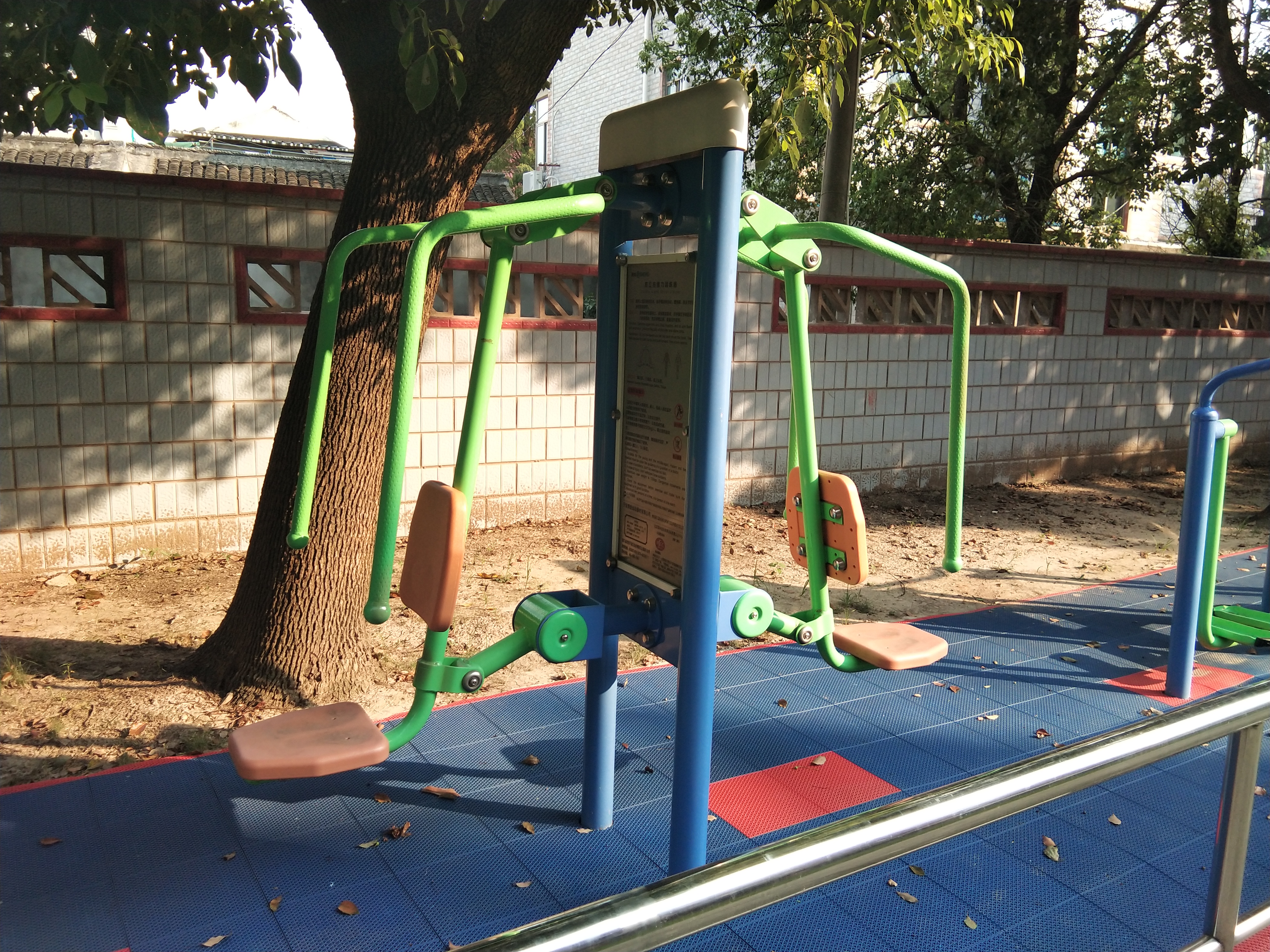 雙立柱前推訓(xùn)練器