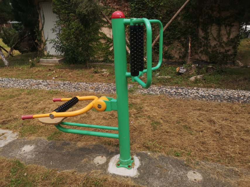 坐式腰背按摩器