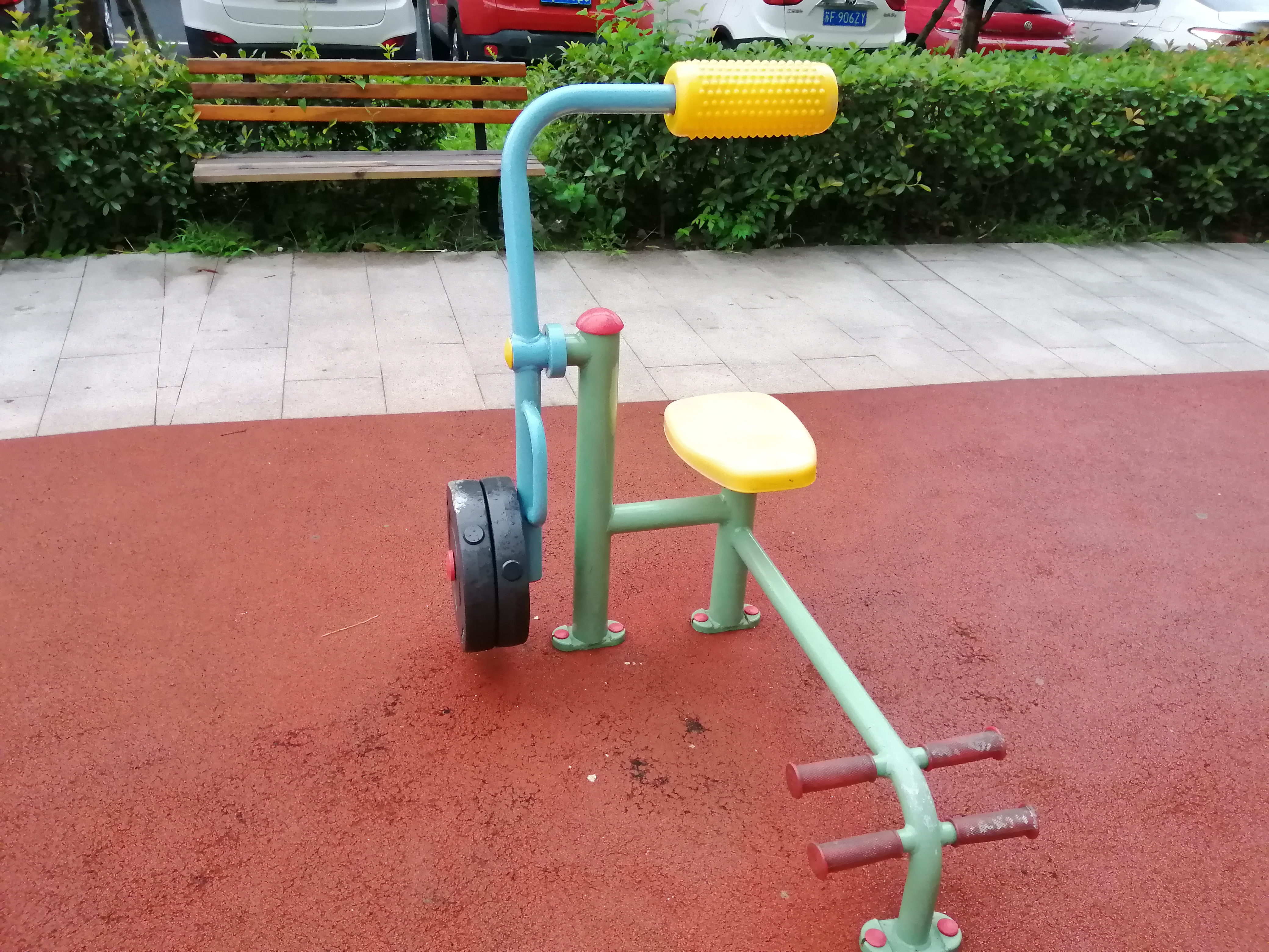 自重腹背鍛煉器