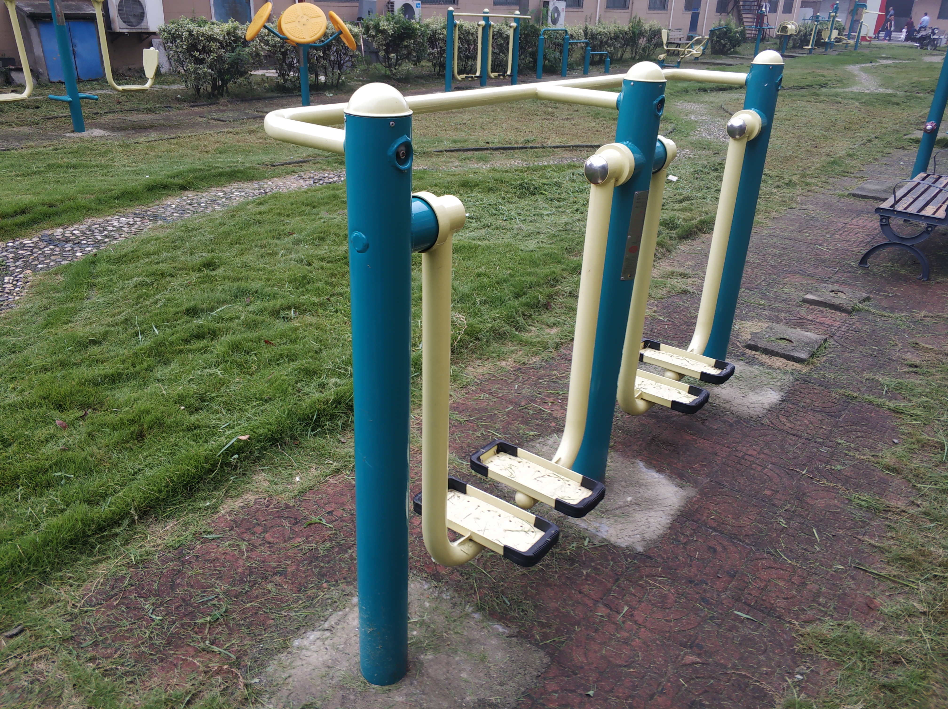 雙位太空漫步機