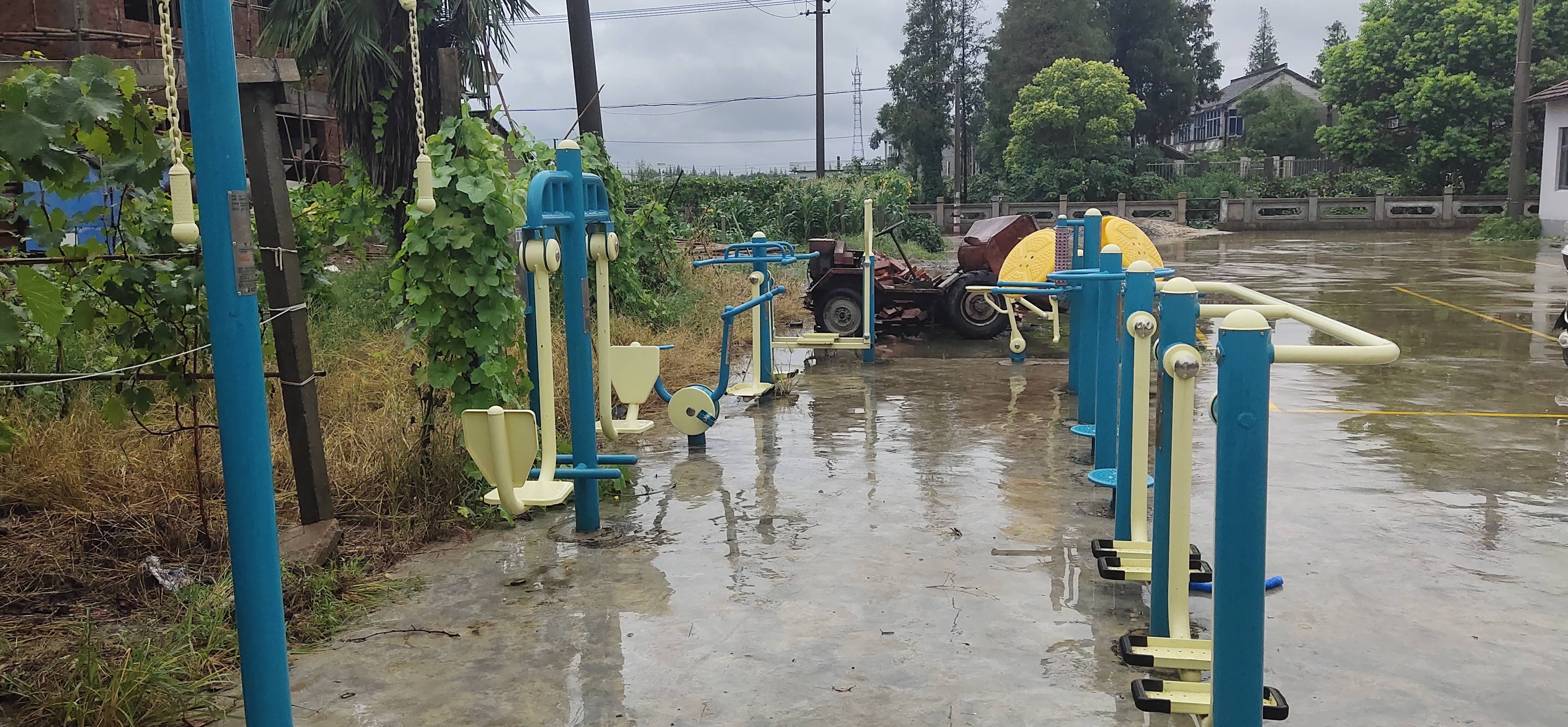 華亭鎮(zhèn)雙塘村9隊健身點