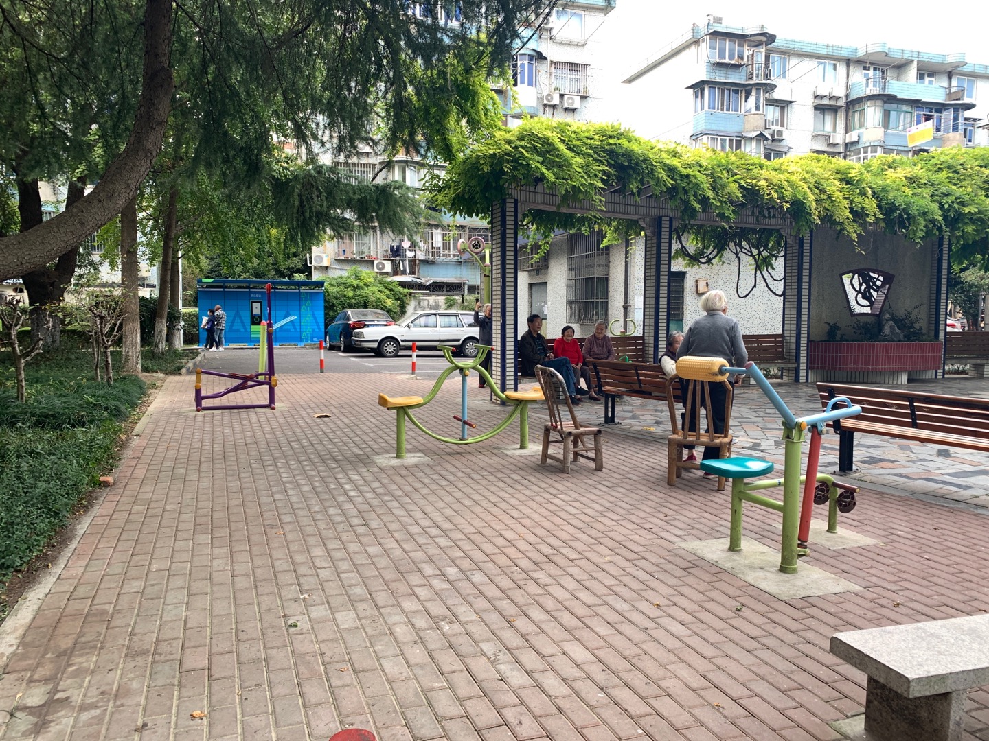 荷五小區(qū)健身點