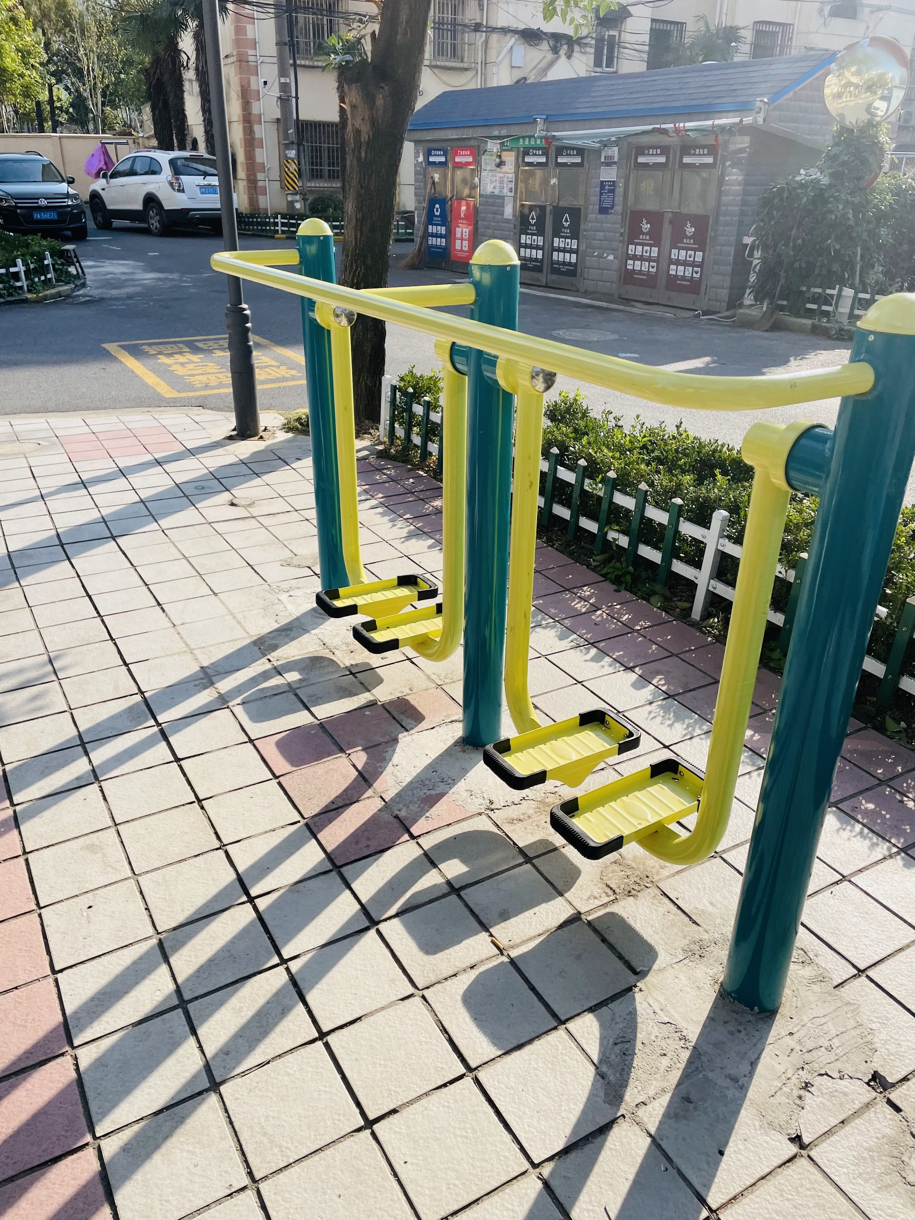 二位智能太空漫步機(jī)