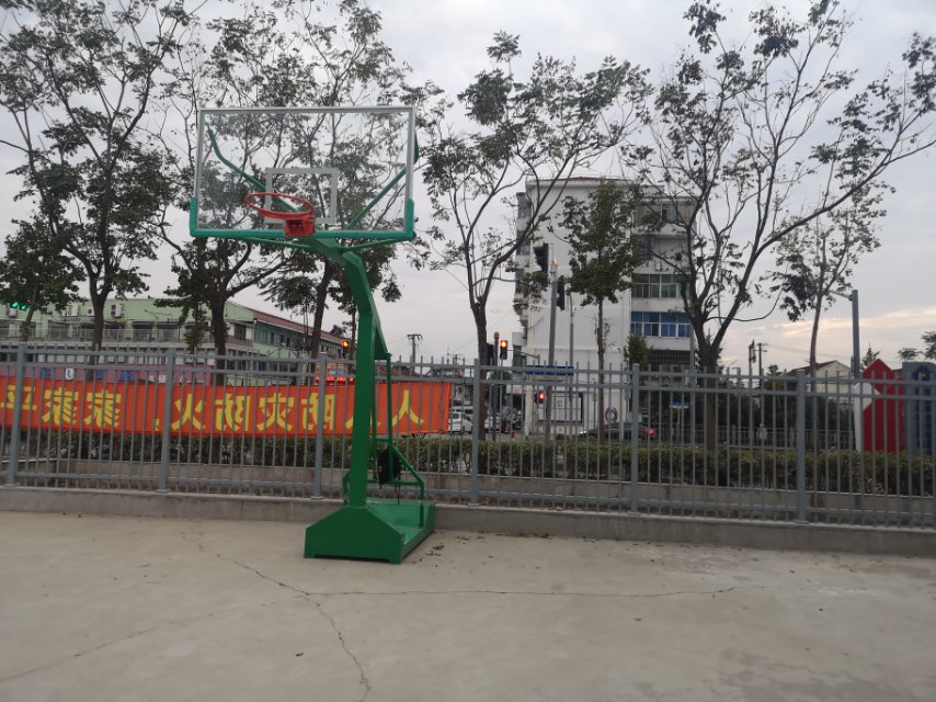 南區(qū)居委籃球場