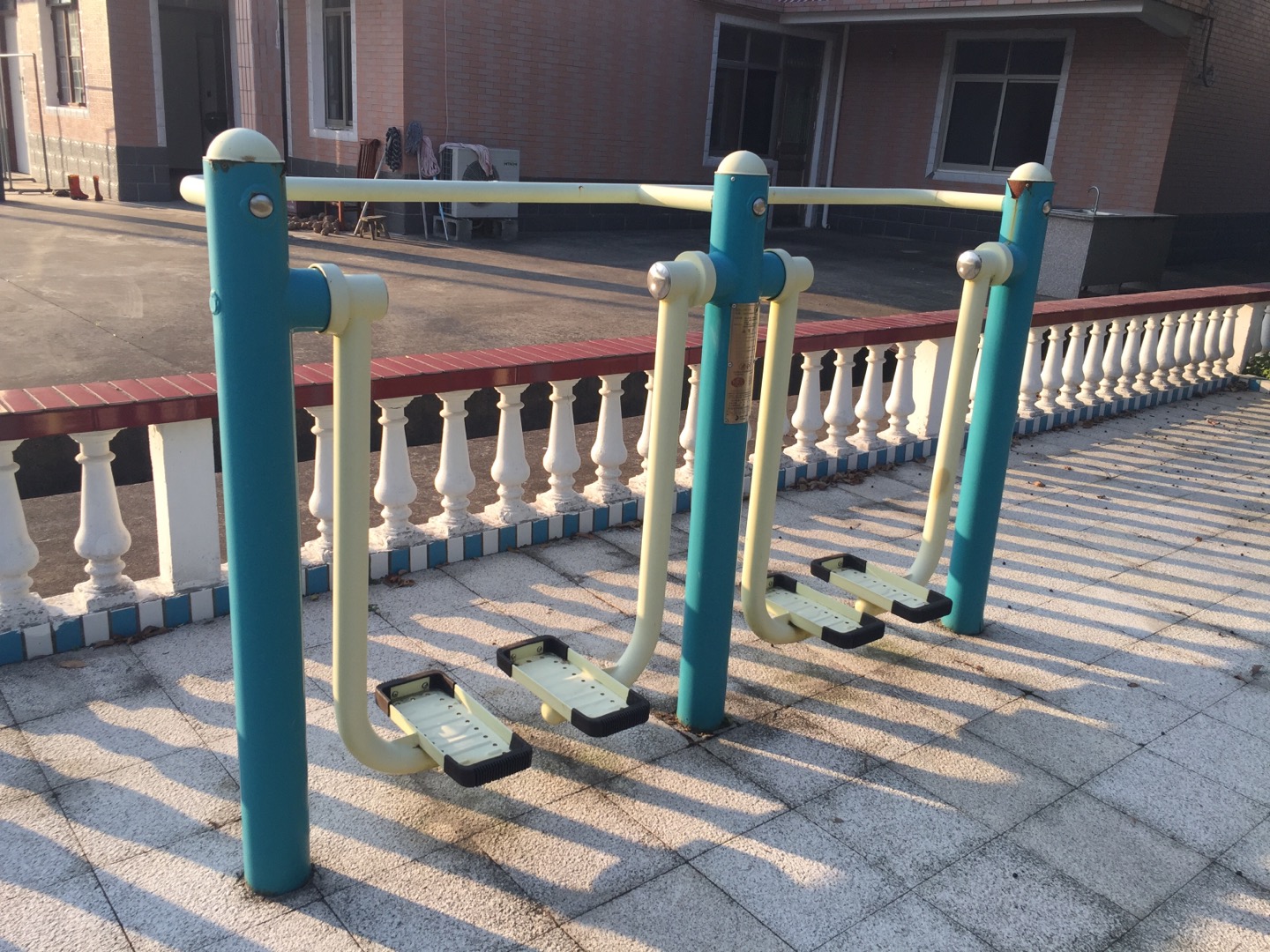 雙位太空漫步機(jī)