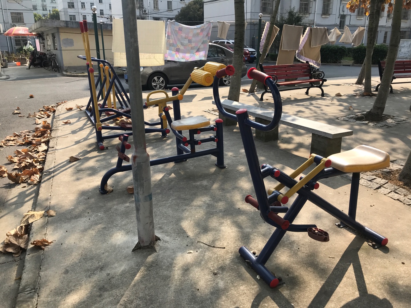 思凡三居施灣二路1026弄16號(hào)健身路徑