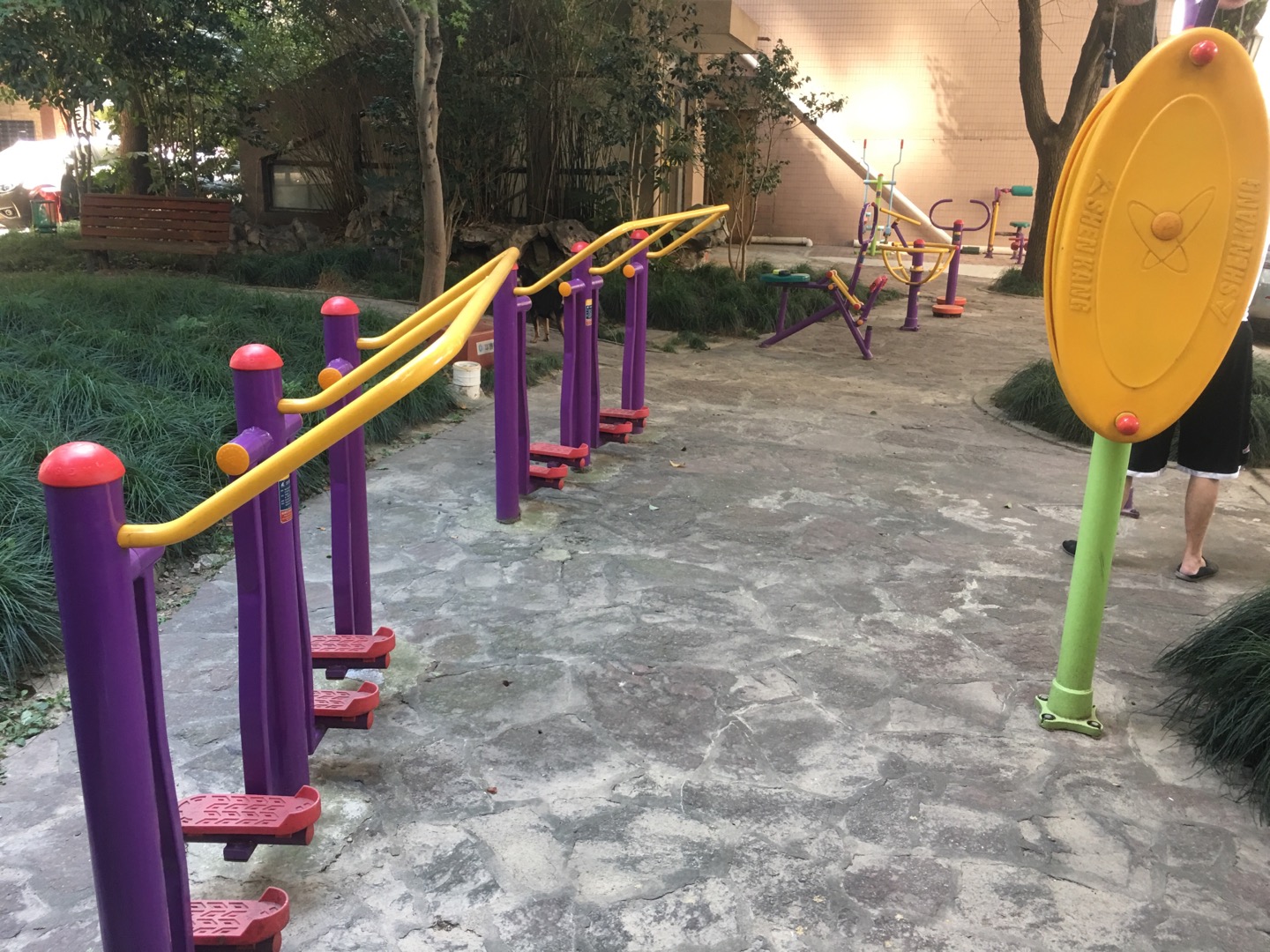 靜安區(qū)石門二路街道達(dá)安城居委健身點(diǎn)（新閘路777弄）