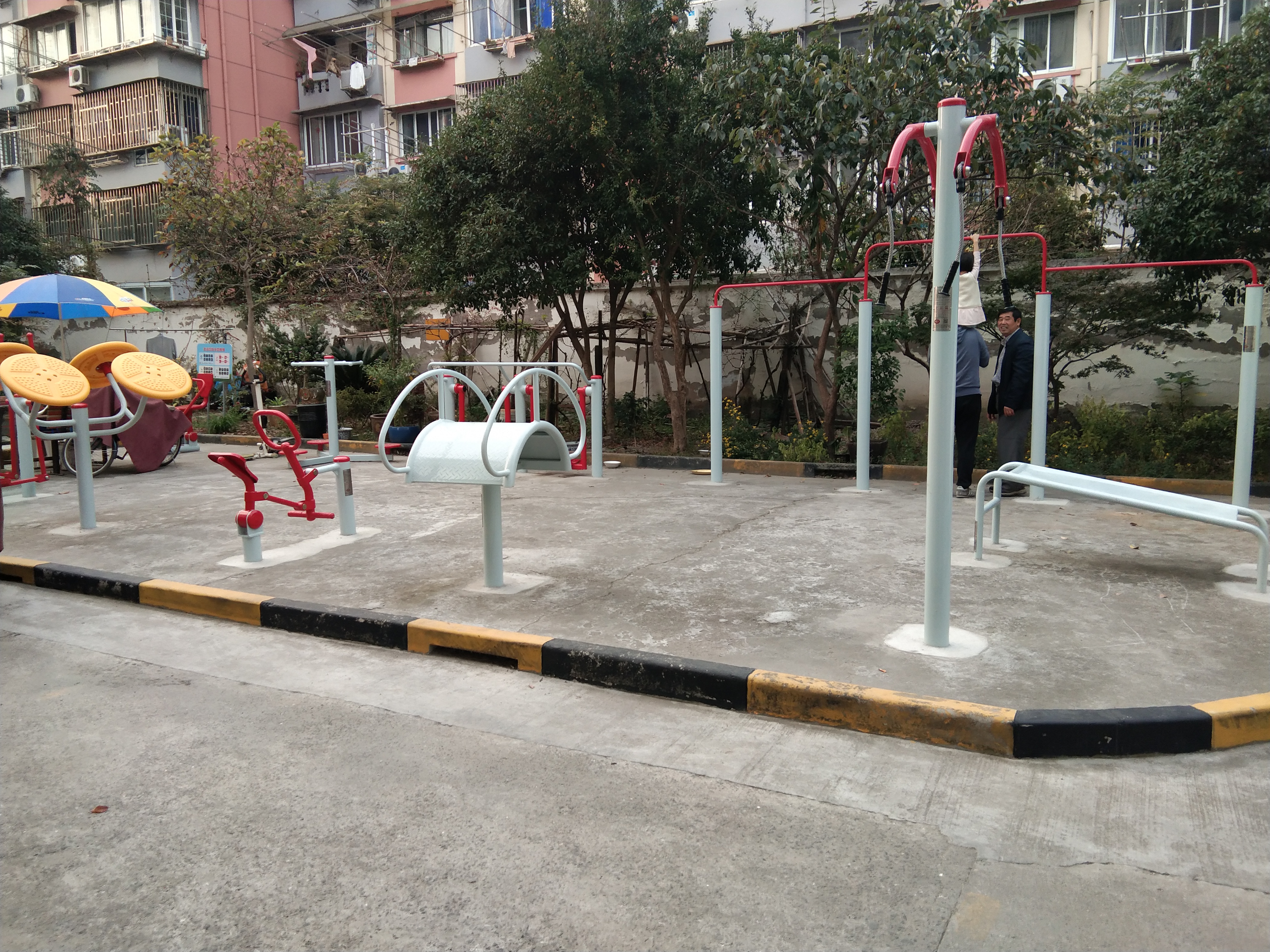 和平居委健身點(diǎn)