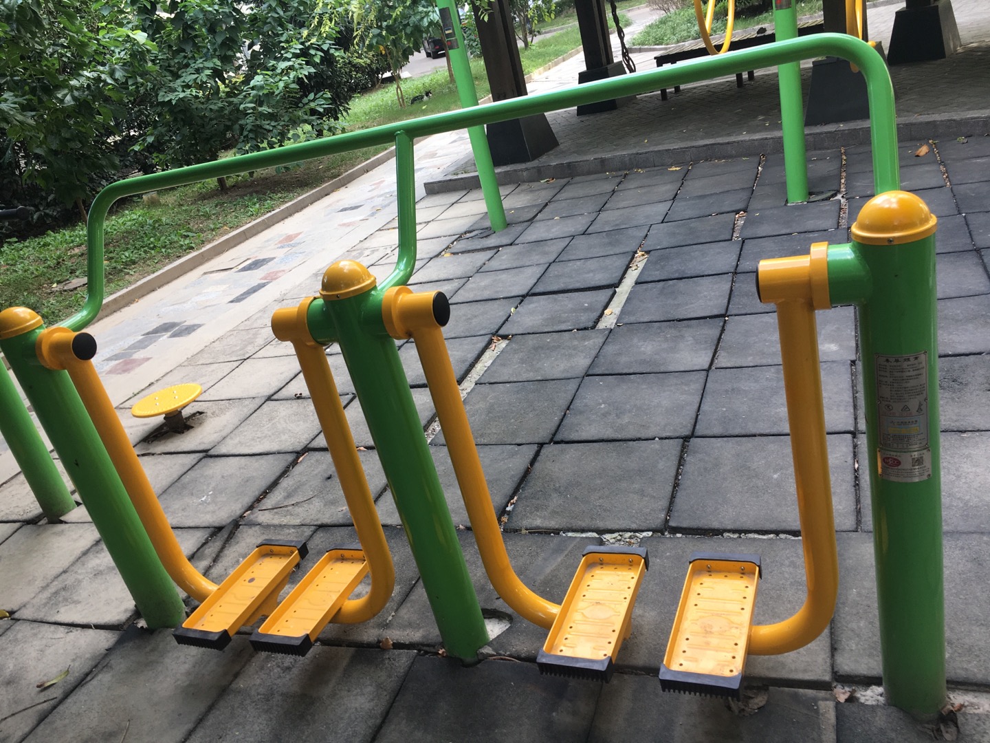 雙位太空漫步機