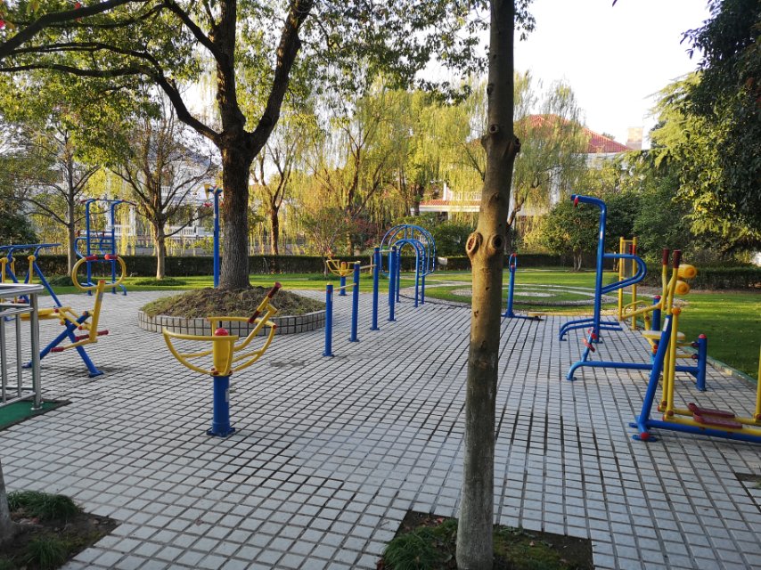 湯臣豪庭居委健身苑點(diǎn)