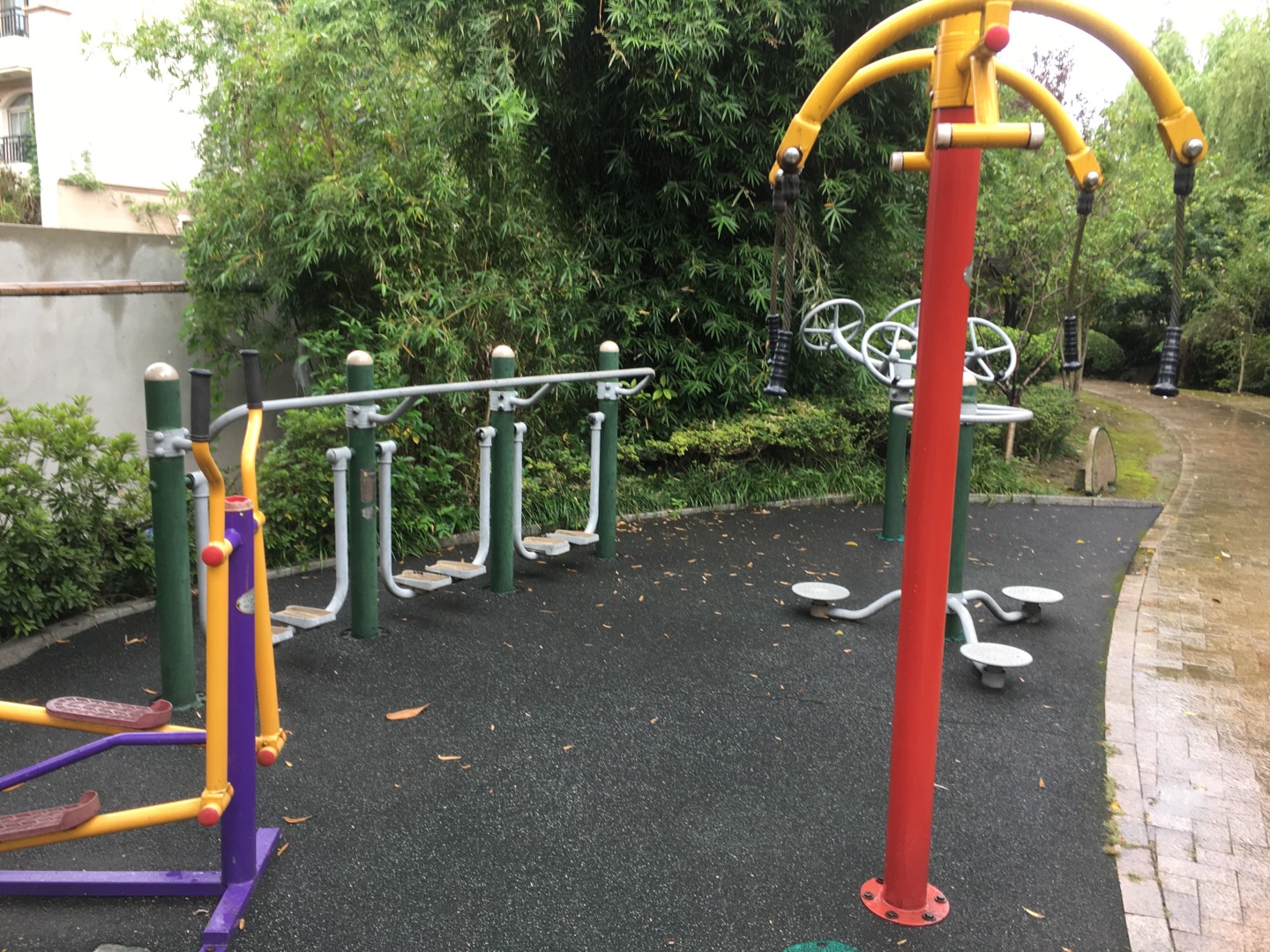 復(fù)地愛倫坡一期益智健身點