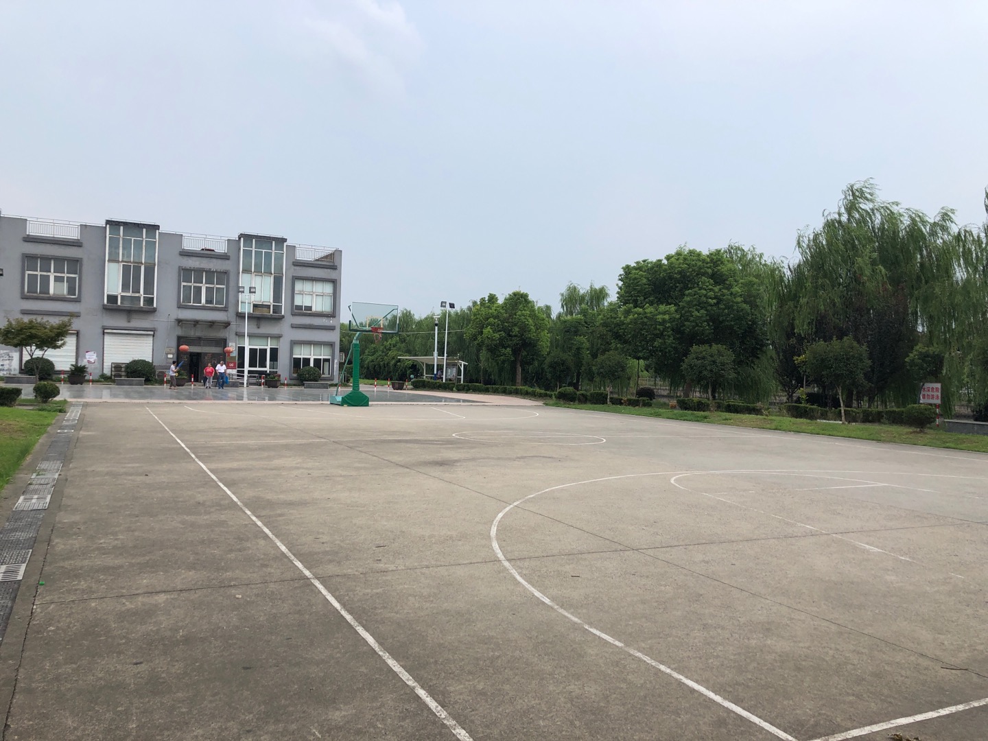 崧澤籃球場(chǎng)