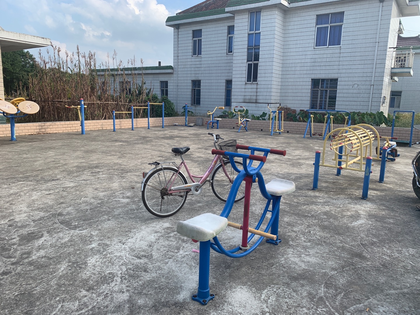 虹橋村11隊健身點