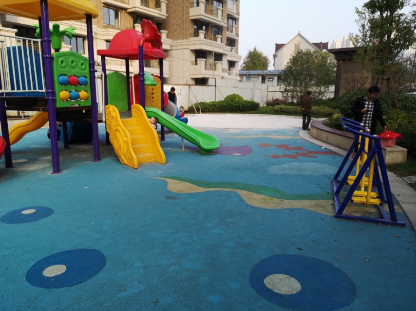 華城居委健身點(diǎn)