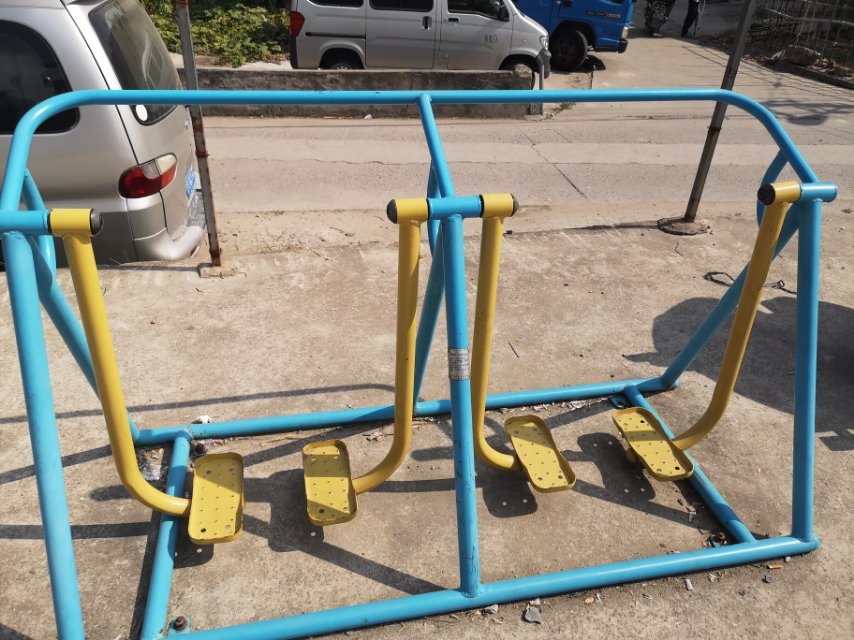 二位太空漫步機(jī)