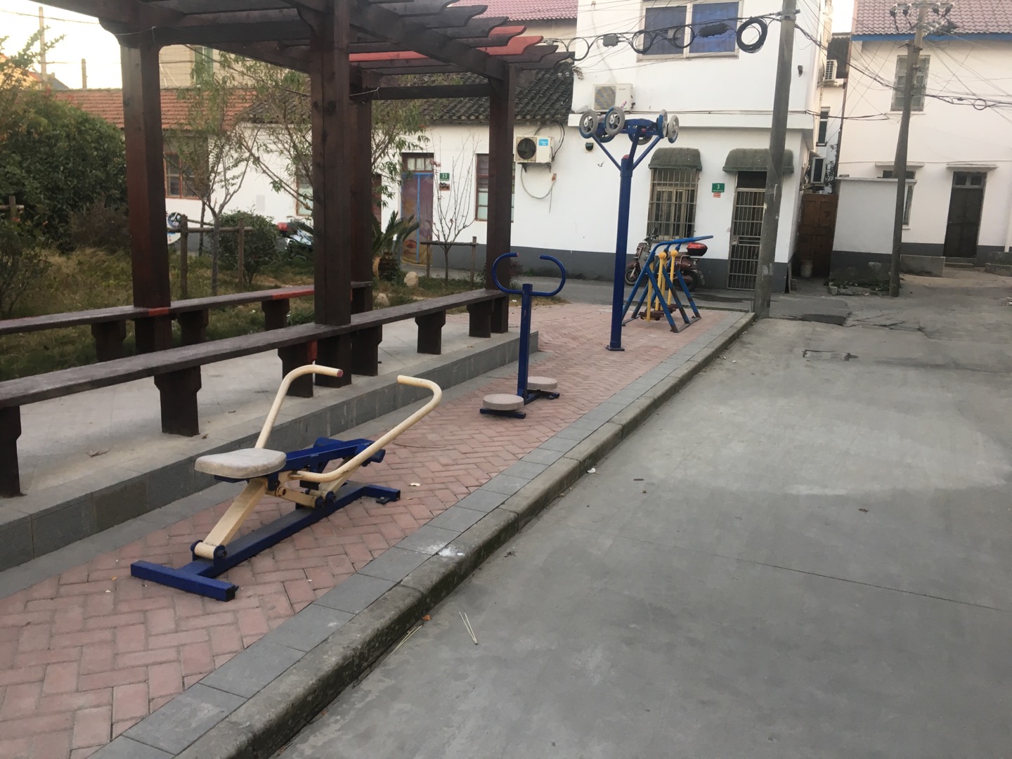 東風(fēng)村4隊健身點