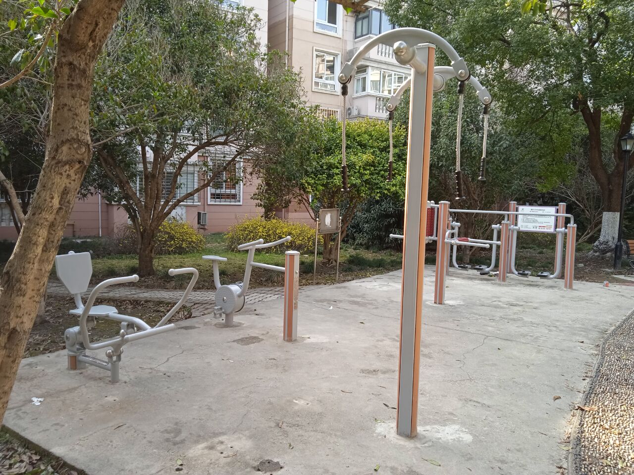 耀華三村健身點