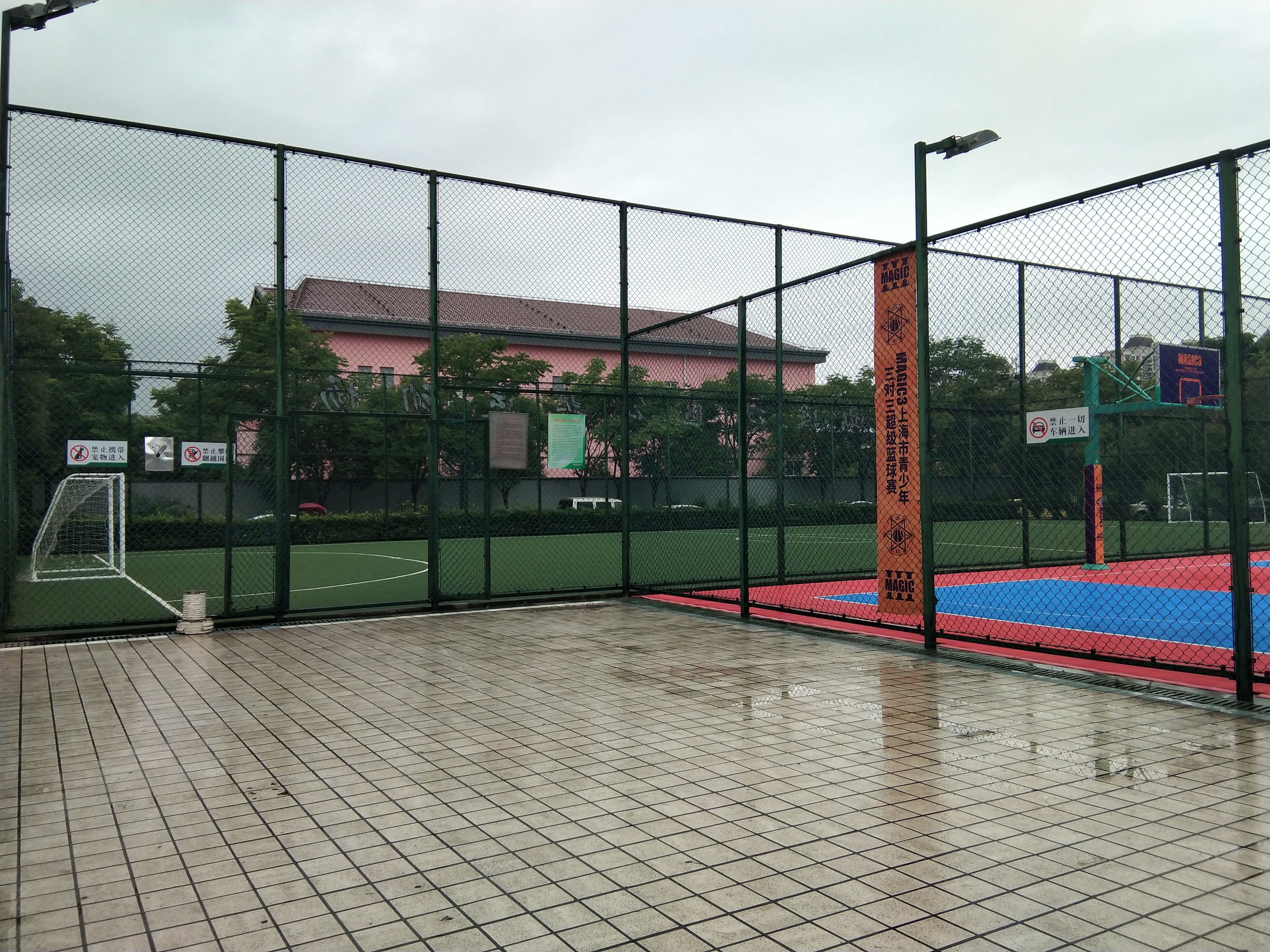 西渡社區(qū)公共運(yùn)動(dòng)場(chǎng)