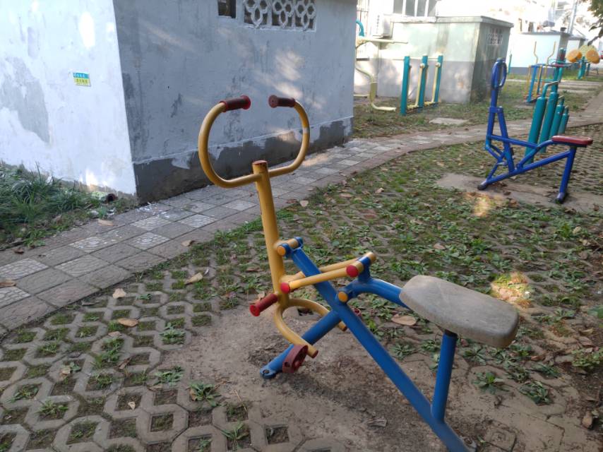 新海鎮(zhèn)長(zhǎng)樂(lè)一村單號(hào)健身點(diǎn)