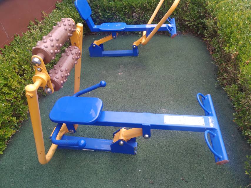 腹背屈伸訓練器