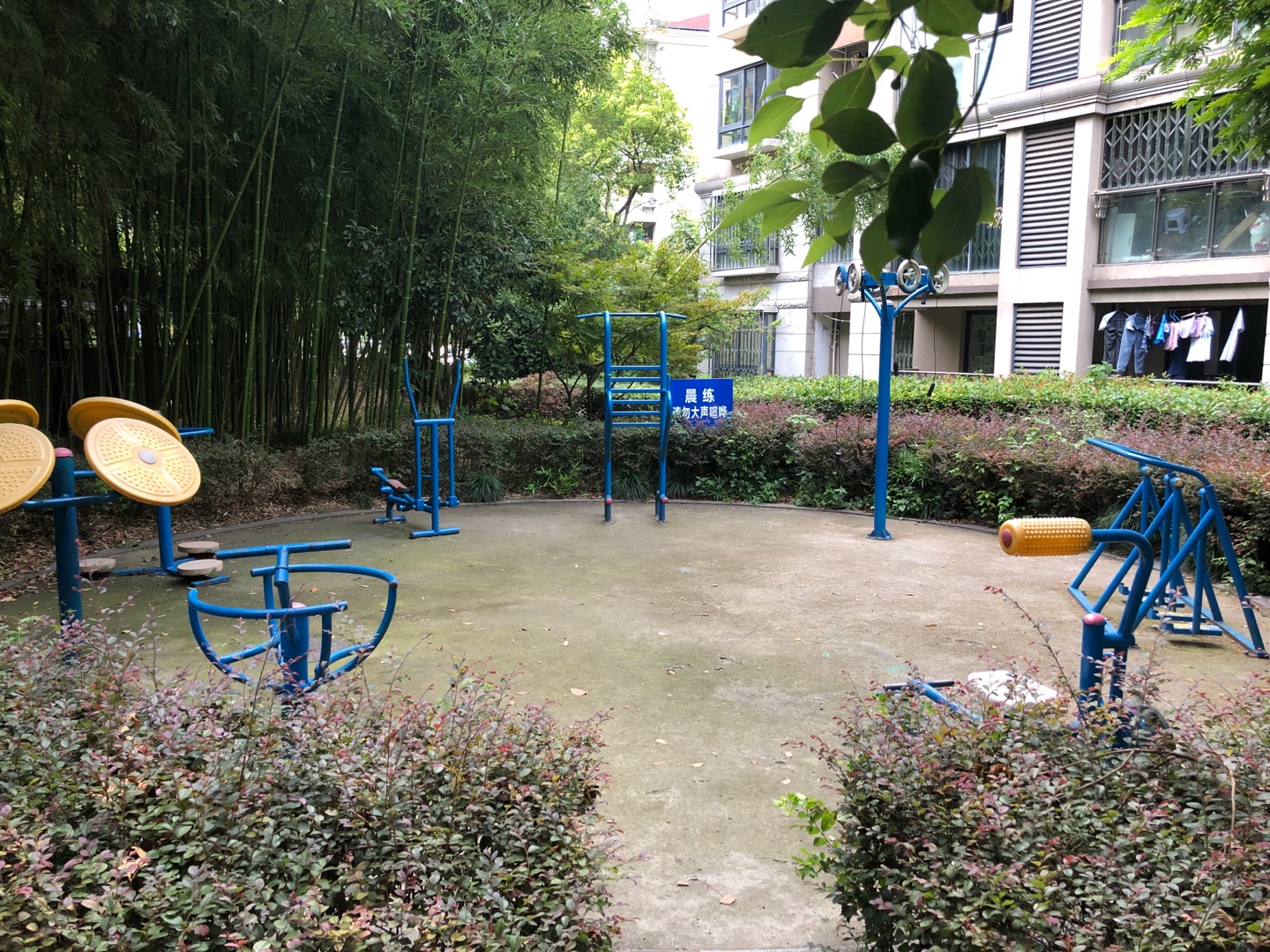 江華社區(qū)張掖路55弄15號健身點(diǎn)