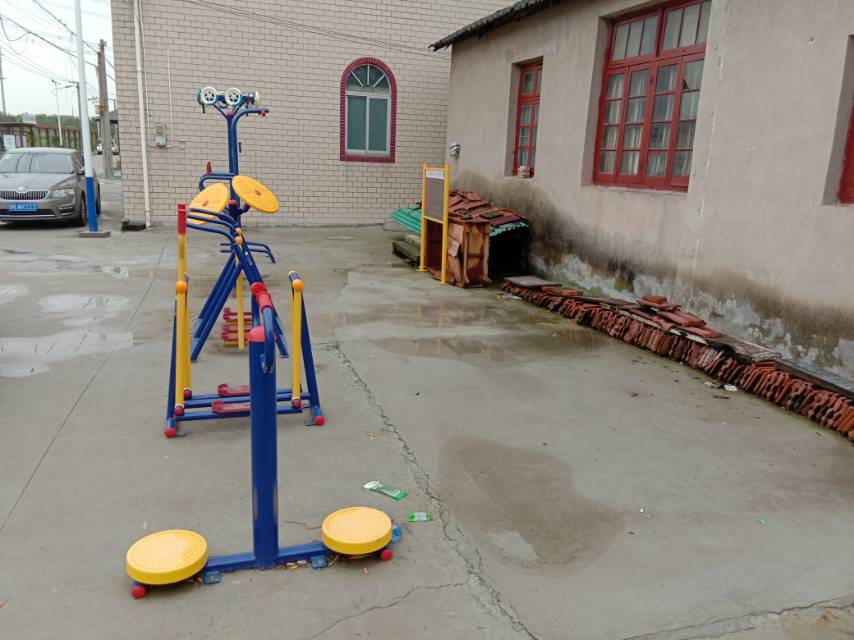 外岡鎮(zhèn)望新村石泥組健身點(diǎn)