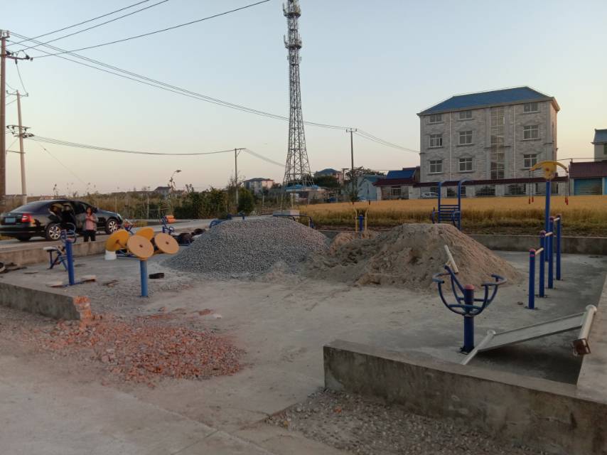 高永村1組高宅454號前健身路徑