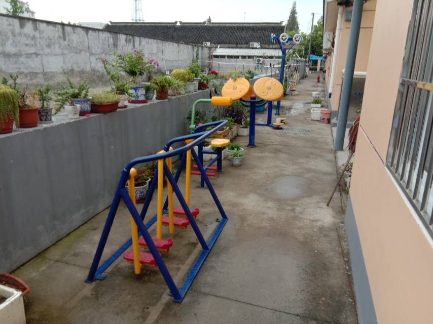 水產(chǎn)小區(qū)健身點