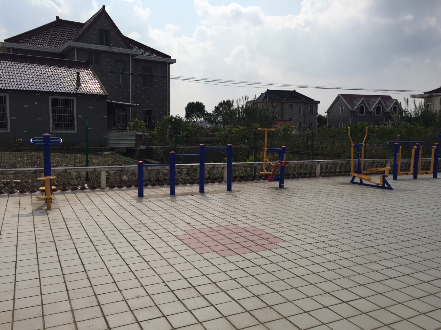 東興村十二組健身點