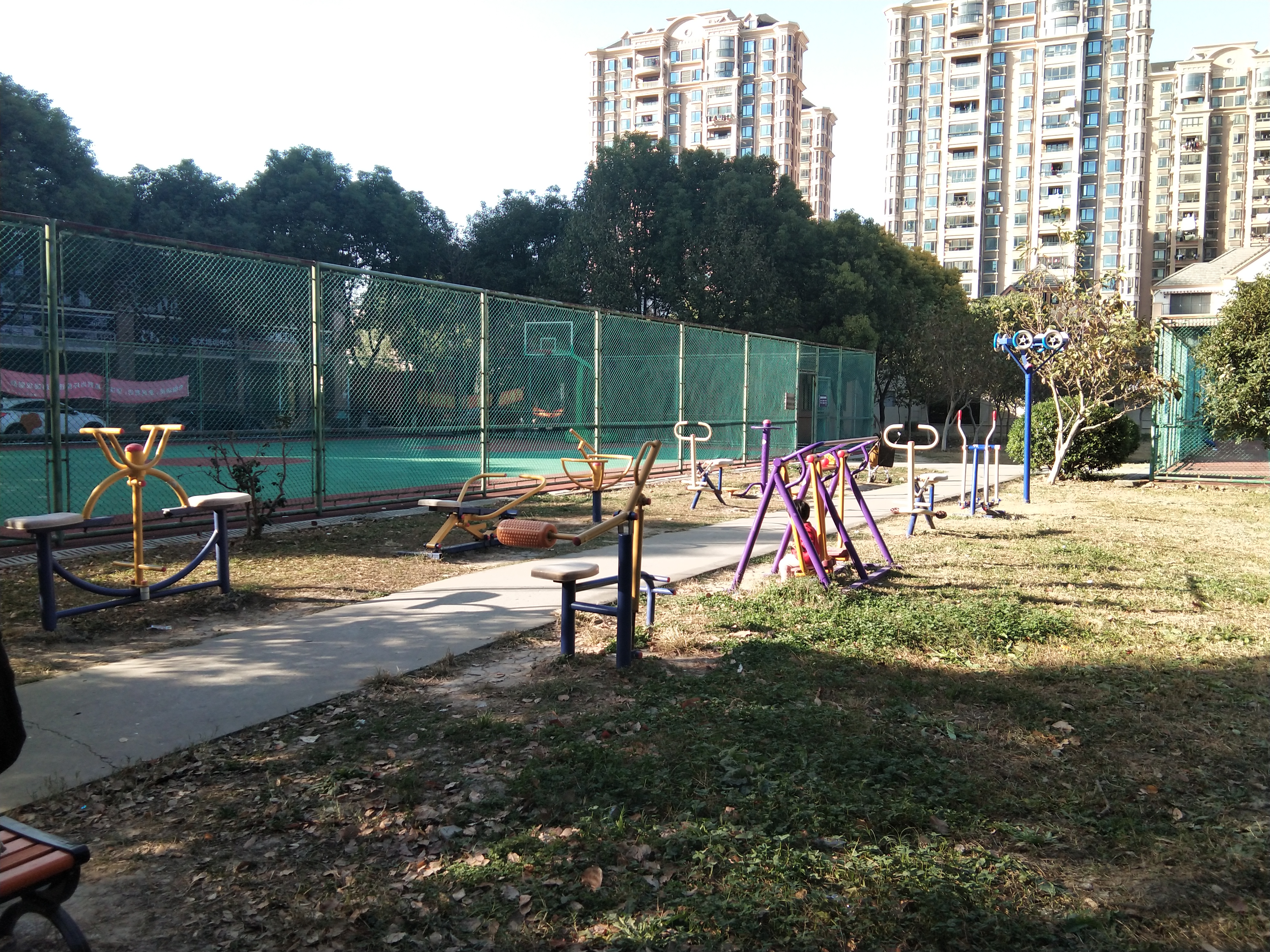 東城居委健身苑點