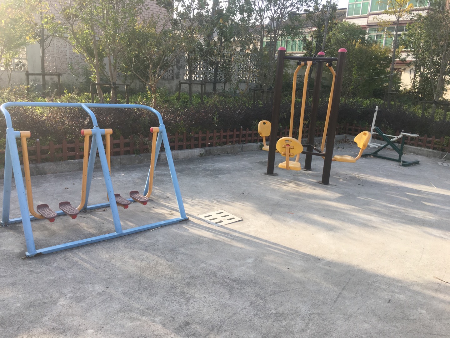 勤奮2隊(duì)健身點(diǎn)