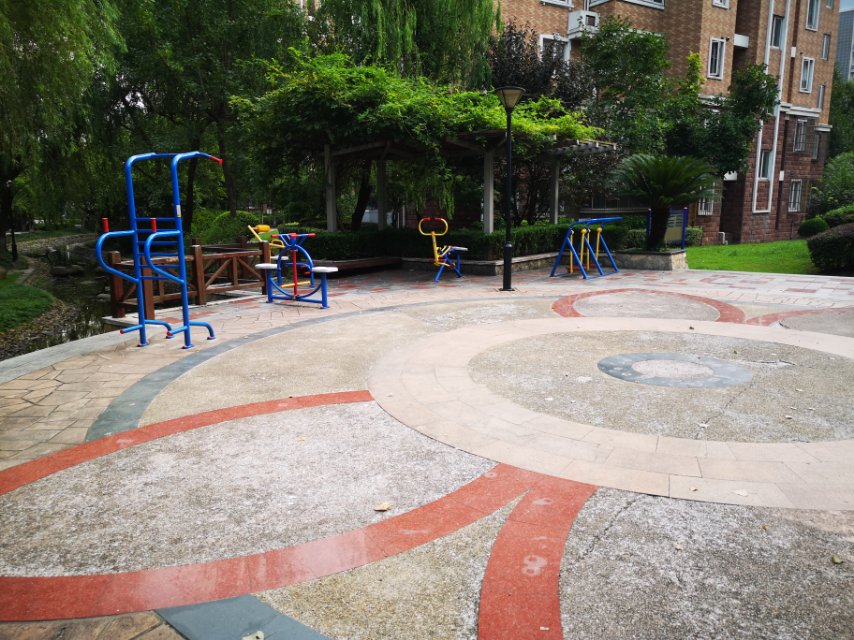 蓮蒲府邸居委健身苑點(diǎn)D