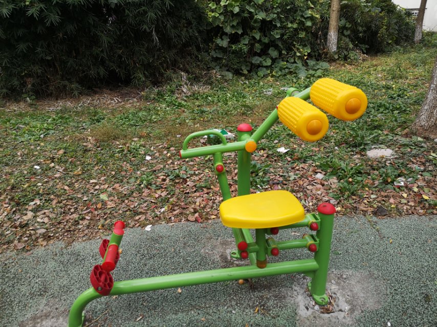 自重腹背鍛煉器