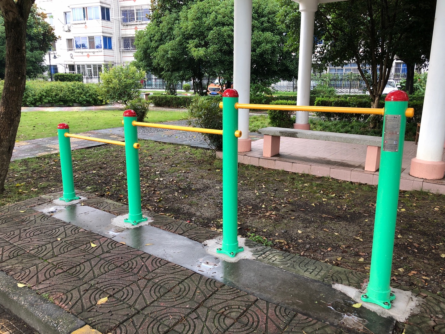 多聯(lián)壓腿架