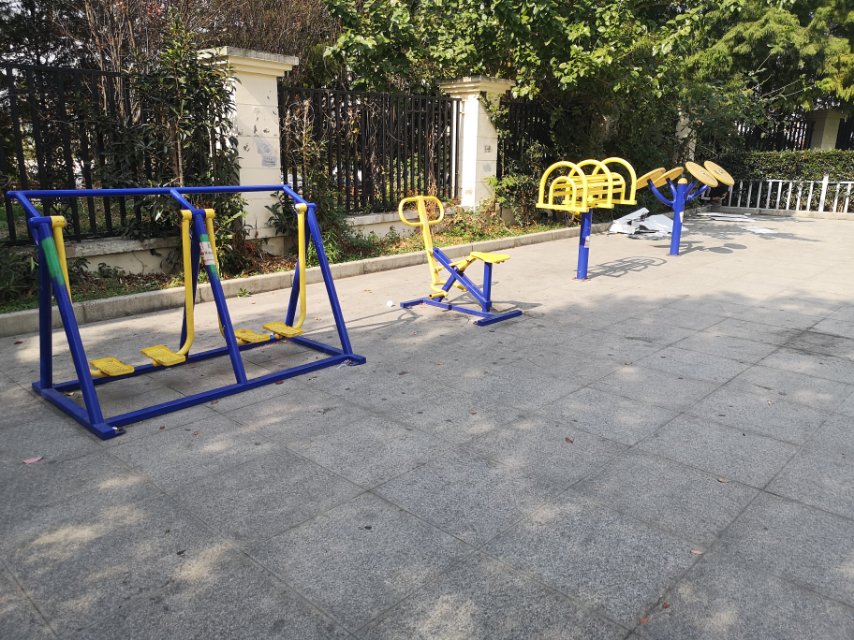 匯業(yè)二期前廣場健身點