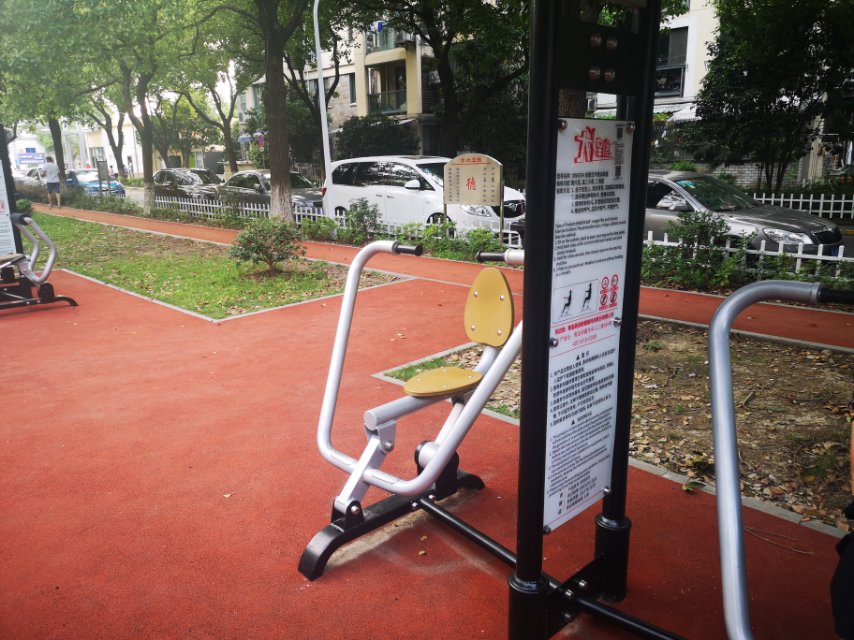 自重式平推訓(xùn)練器