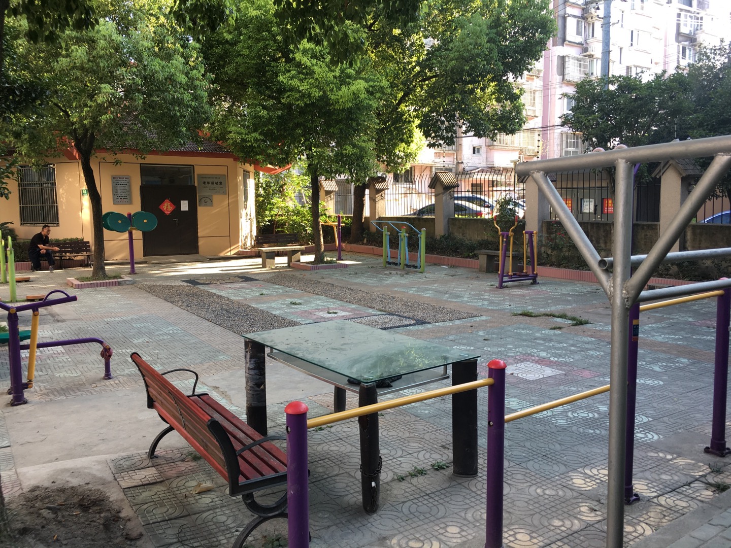 寶城新村居委健身點(diǎn)   1