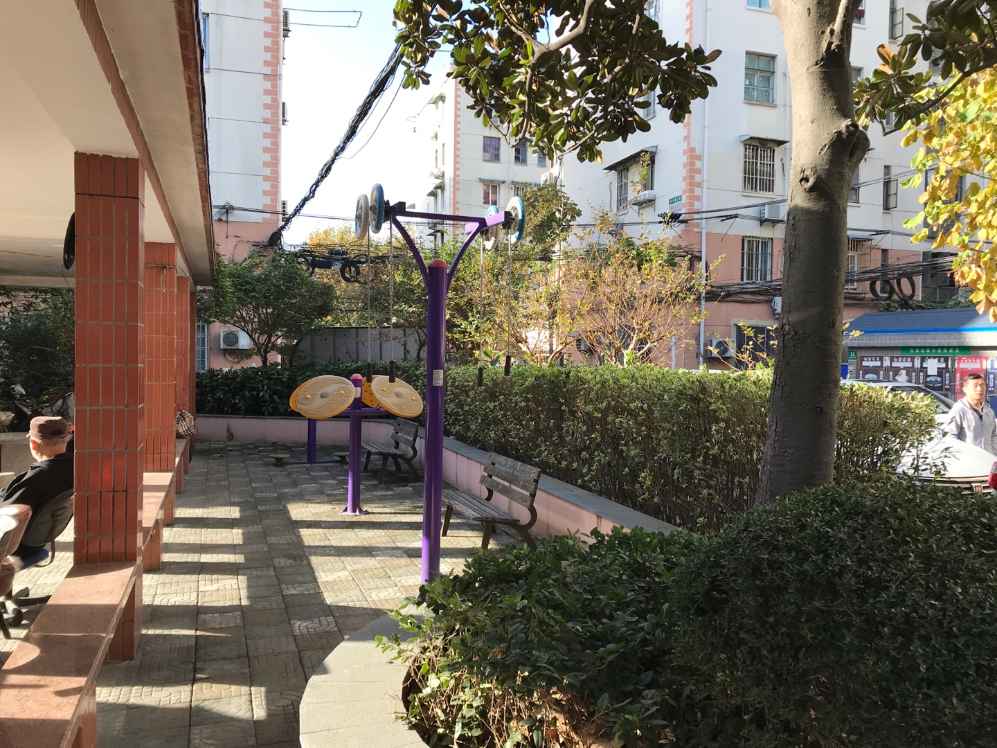 休閑廣場(chǎng)（臨沂路280弄）健身點(diǎn)