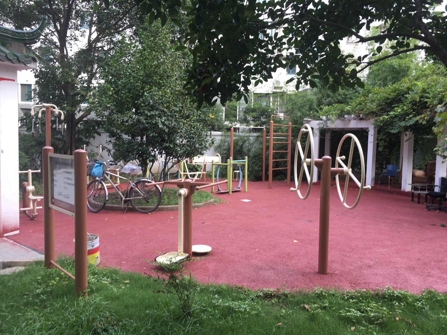 虹鹿奧森花苑健身點