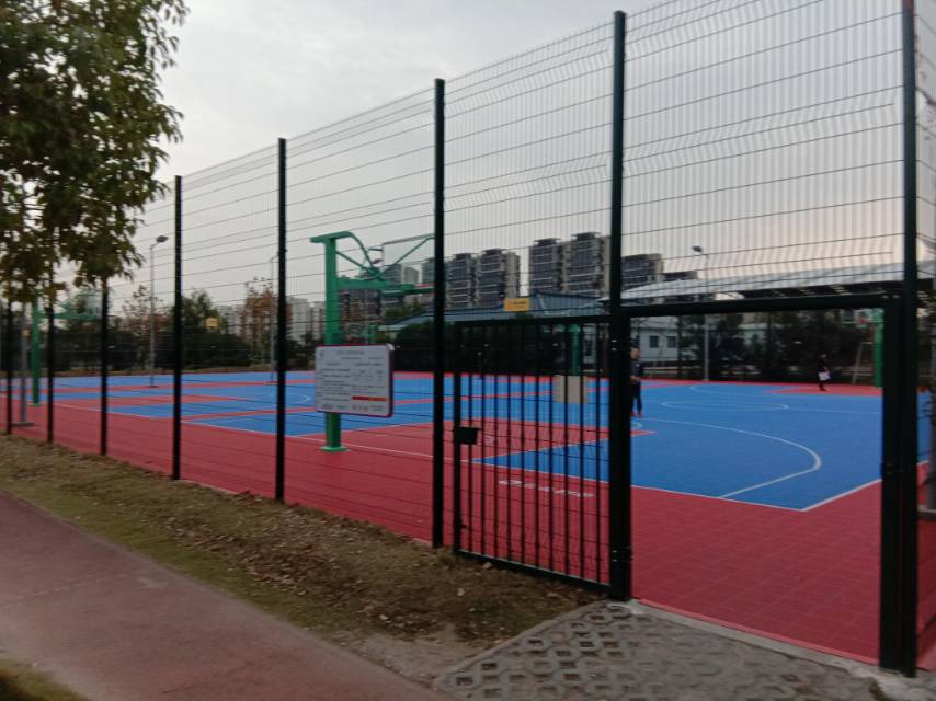 濱河公園籃球場(chǎng)