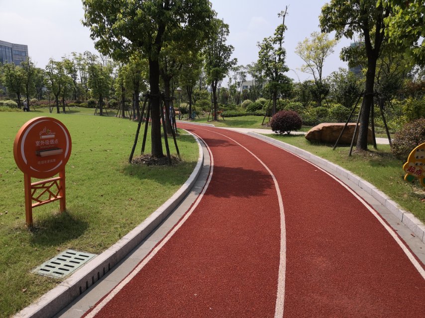 嘉定工業(yè)區(qū)匯源廣場步道