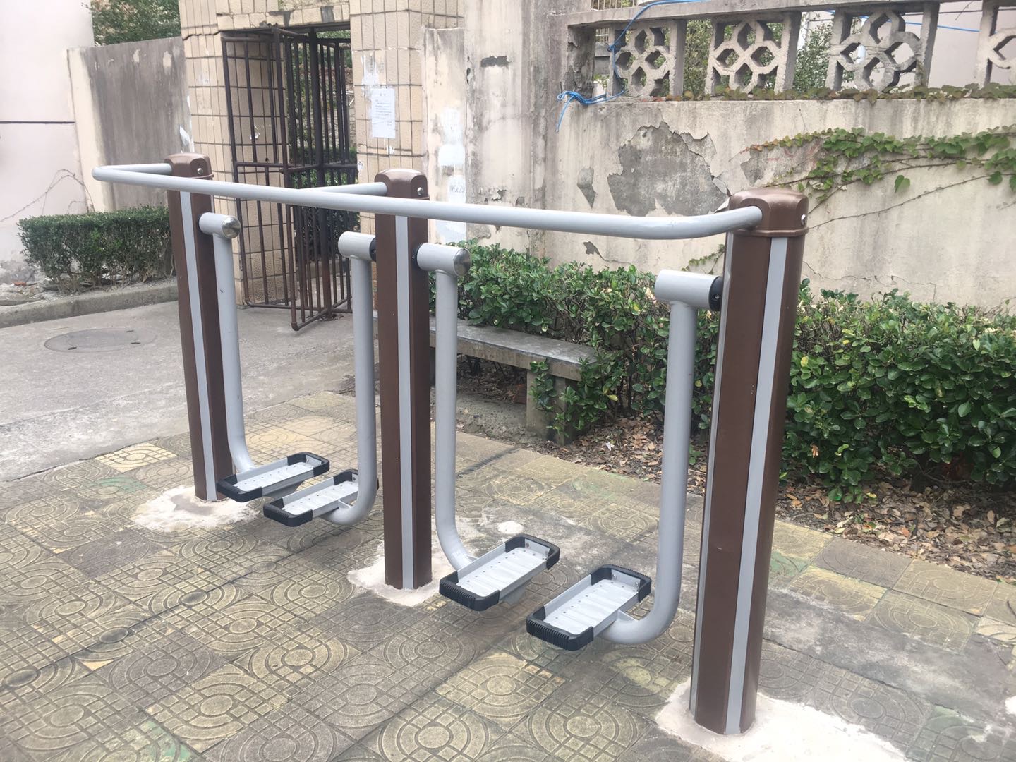 雙位太空漫步機(jī)