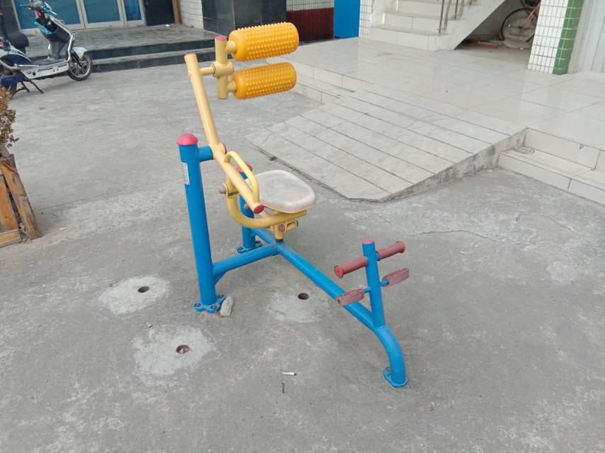 自重腹背鍛煉器