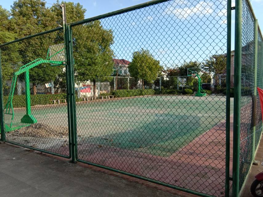 新春村籃球場(chǎng)