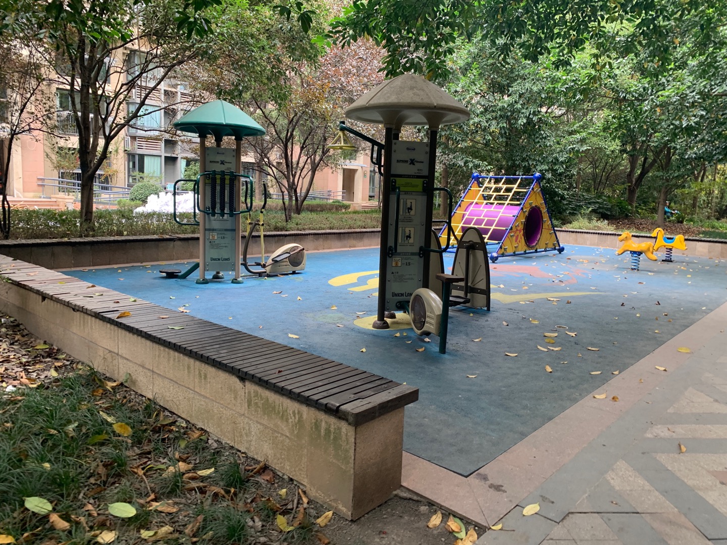 高行鎮(zhèn)綠地居委健身苑點(diǎn)1