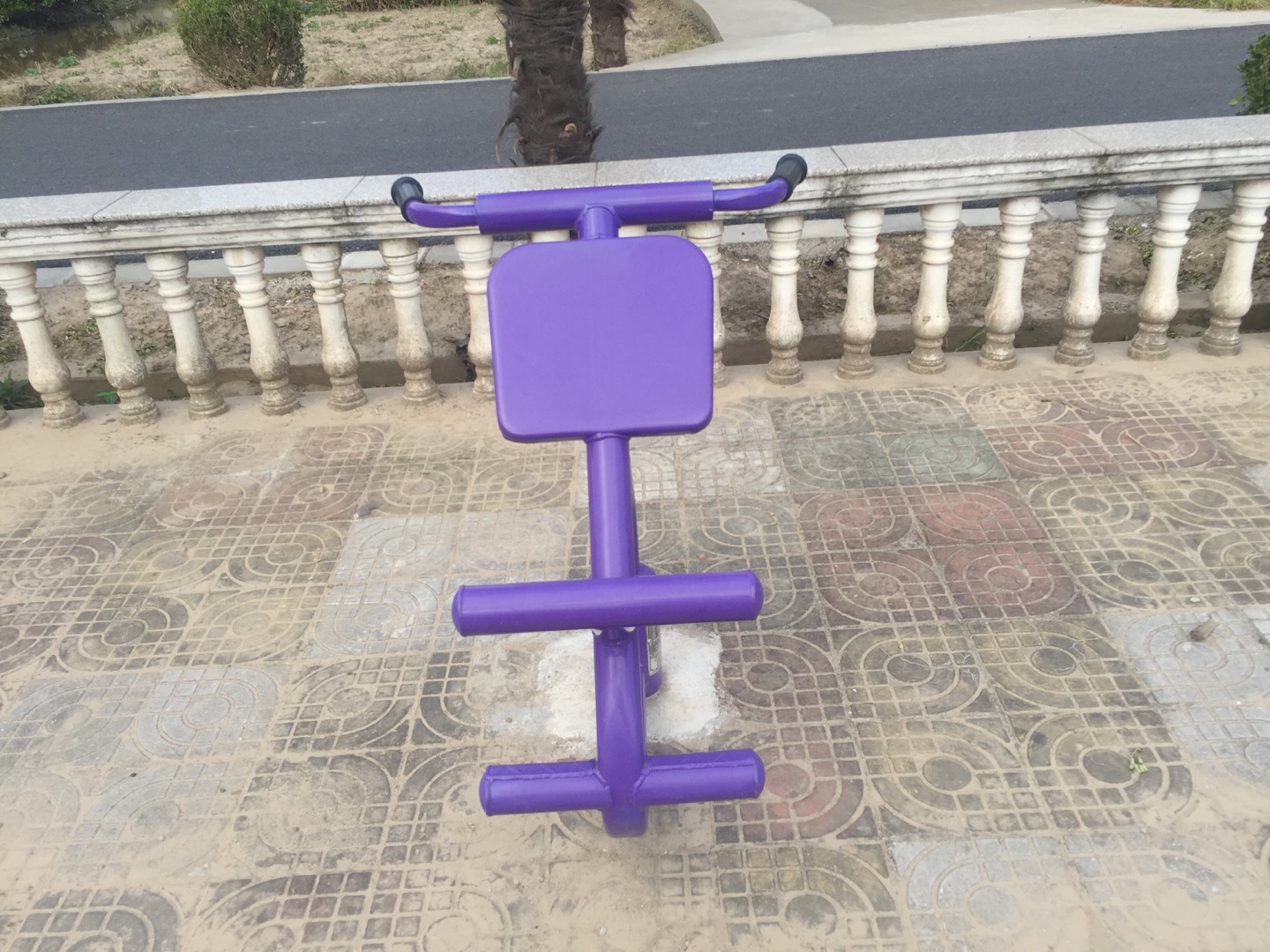 背肌訓(xùn)練器