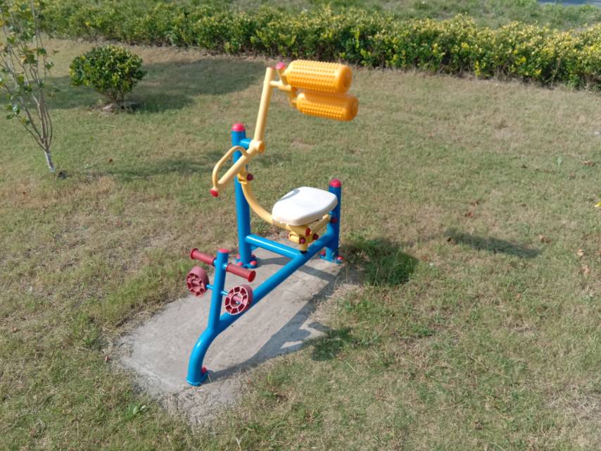 自重腹背鍛煉器