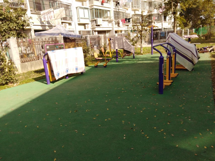 民佳社區(qū)181號(hào)樓健身點(diǎn)